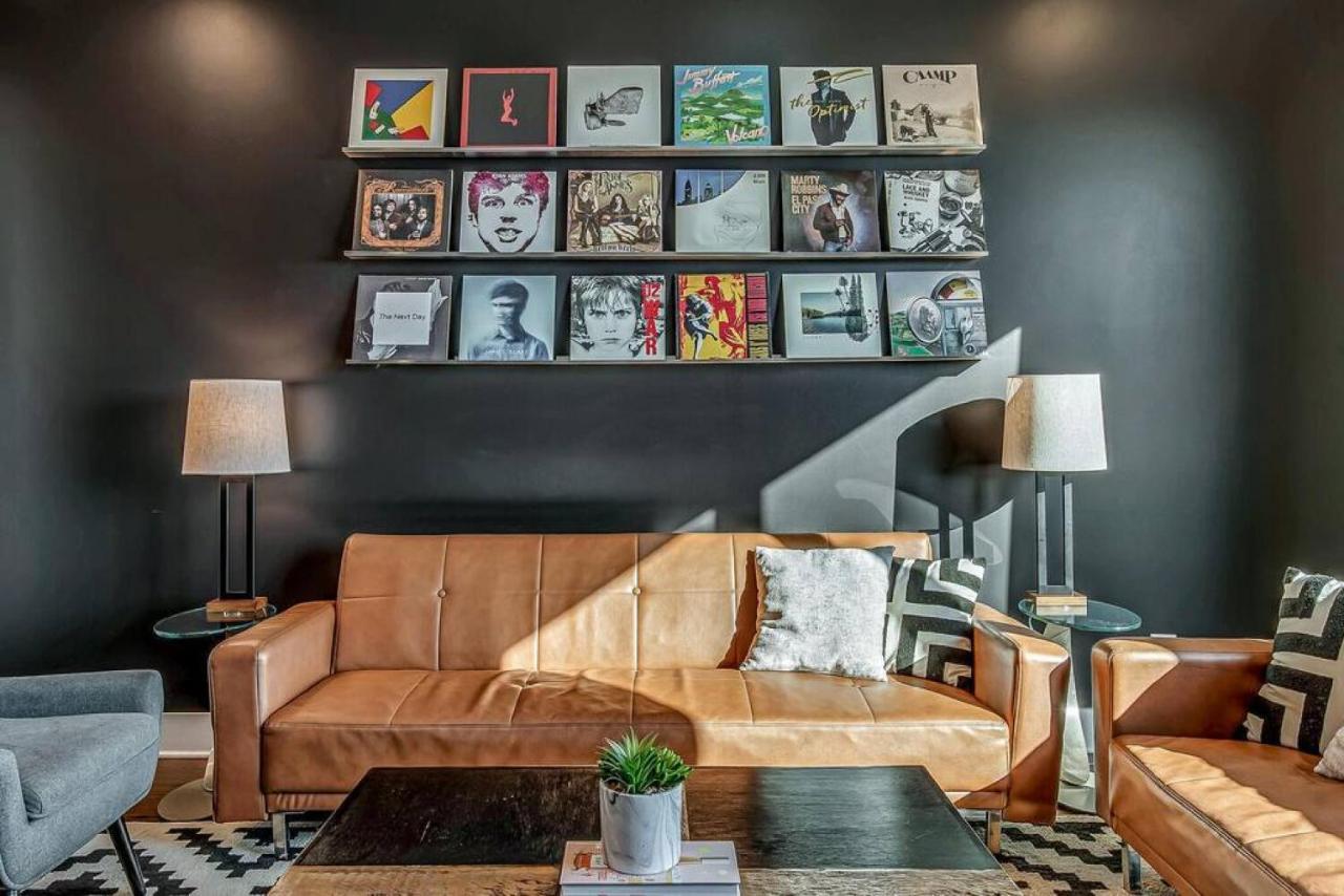 Big New And Modern With Skyline View Mural And Ping Pong Нашвілл Екстер'єр фото