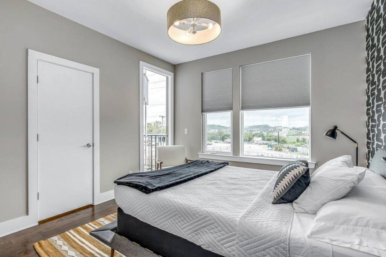 Big New And Modern With Skyline View Mural And Ping Pong Нашвілл Екстер'єр фото