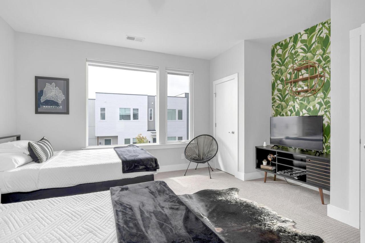 Big New And Modern With Skyline View Mural And Ping Pong Нашвілл Екстер'єр фото